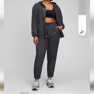 GAP fit Womens Grey  Crinkle Nylon Joggers, M
